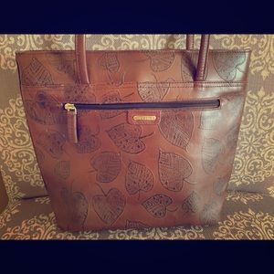 Gorgeous leaf embossed leather bag by Hidesign